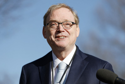 Apple deve anunciar nesta quarta novos investimentos de US$ 100 bi nos EUA