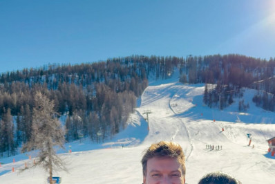 Thais Fersoza e Michel Teló aproveitam viagem na neve com os filhos