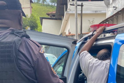 Tutor é preso após cachorro morrer em Barra do Piraí