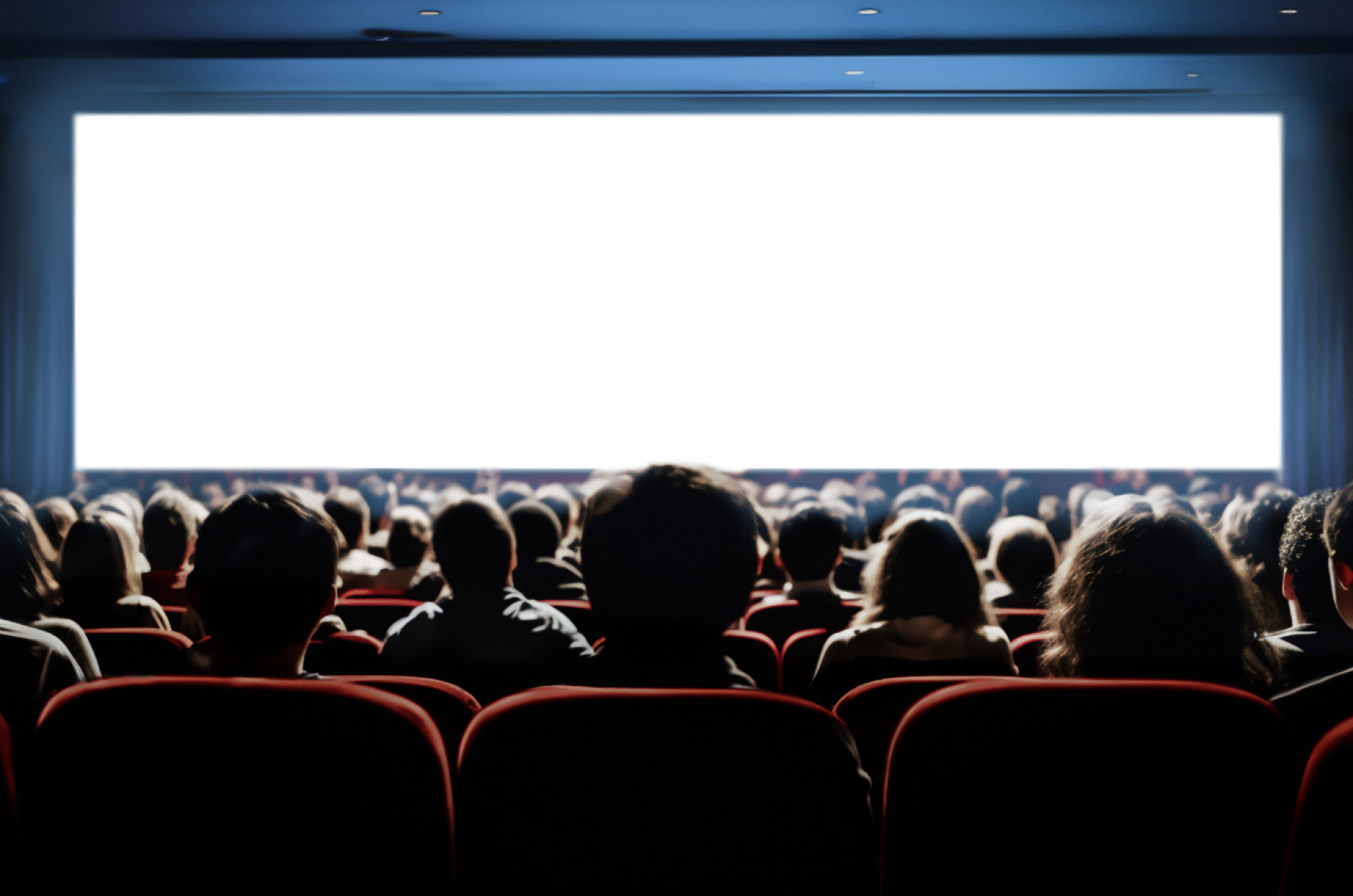 Cine Tela leva sessões de cinema gratuitas para duas praças de Araruama neste final de semana