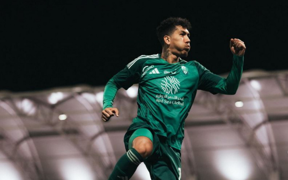 Flamengo estuda possibilidade de contratar Roberto Firmino