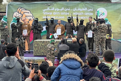 Hamas adia próxima libertação de reféns e acusa Israel de violar acordo de cessar-fogo