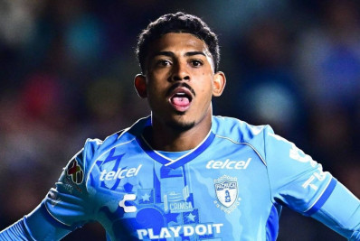 Pachuca se despede de John Kennedy, que retorna ao Fluminense