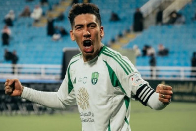 Especulado no Flamengo, Roberto Firmino é cortado do Campeonato Saudita pelo Al-Ahli