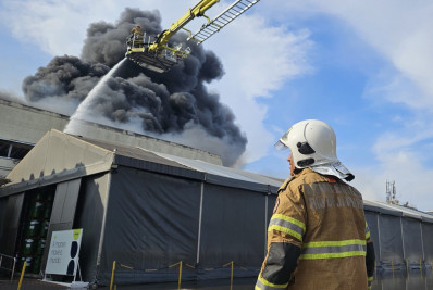 Após 28 horas, bombeiros finalizam combate a incêndio em fábrica de óleo na Ilha