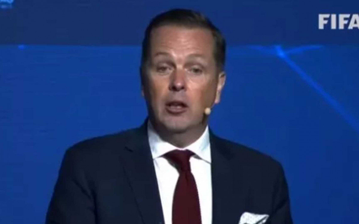 Nick De Marco KC em palestra na FIFA