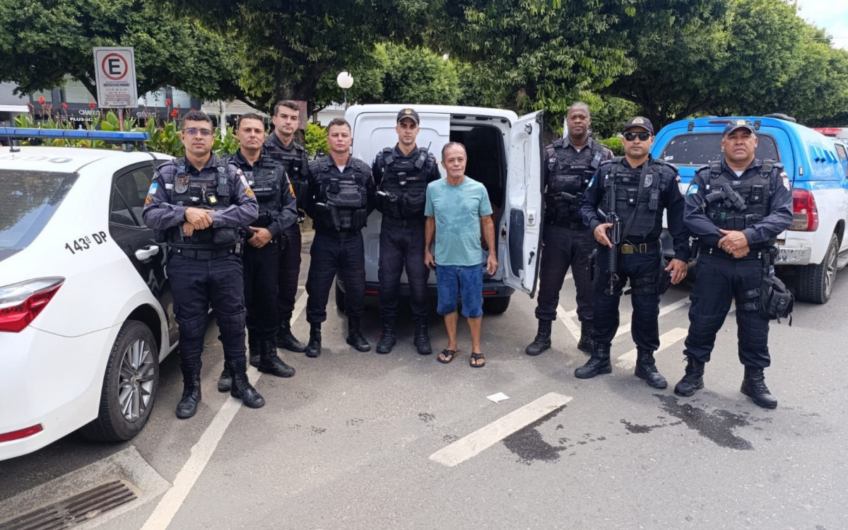 Motorista se trancou por engano dentro do bagageiro do veículo