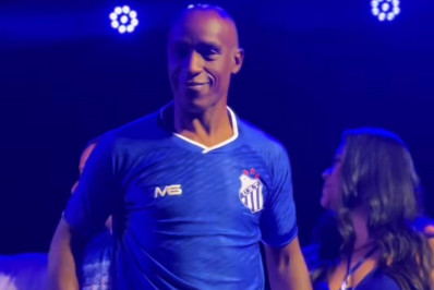 Clube brasileiro anuncia contratação de jogador de 52 anos; veja