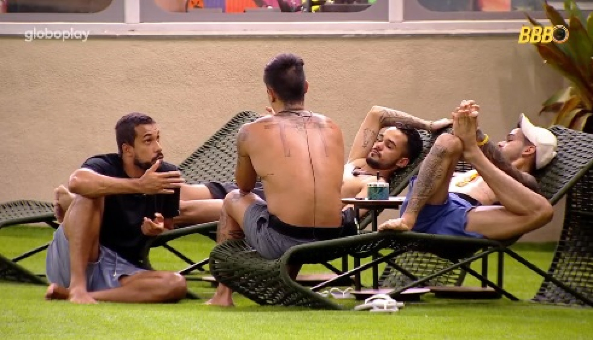 Gabriel fala sobre Diego Hypolito com os aliados  - Reprodução de Vídeo 