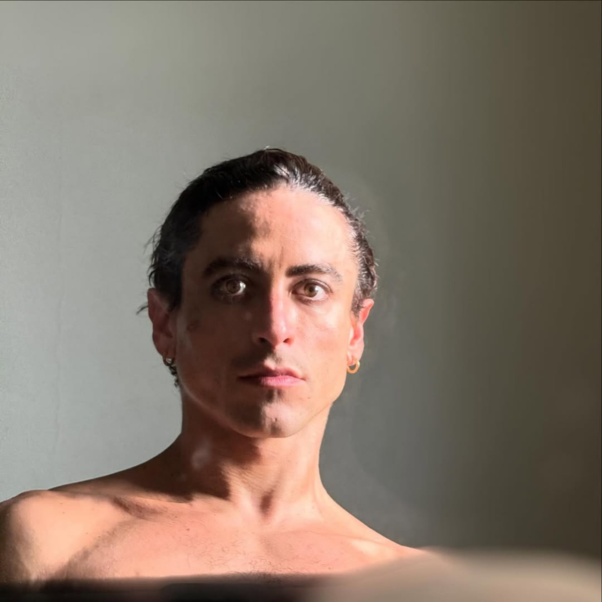 Jesuíta Barbosa interpreta Ney Matogrosso no filme 'Homem com H' - Reprodução/Instagram 