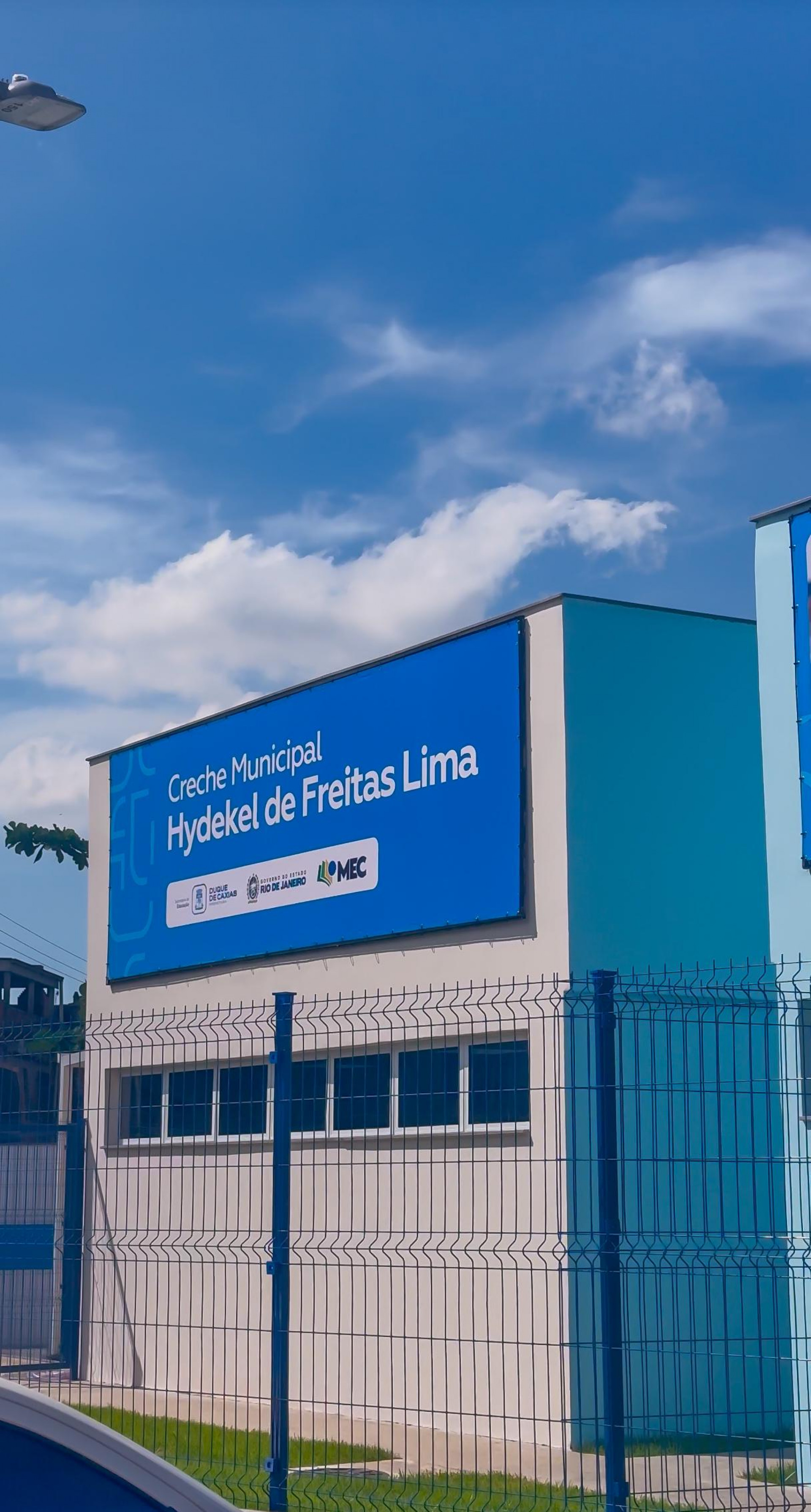 Prefeito de Caxias entrega creche no bairro Vila Ideal