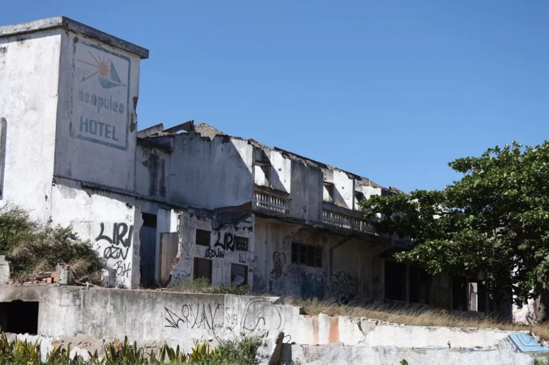 Demoli&ccedil;&atilde;o das ru&iacute;nas do antigo Hotel Acapulco - Ascom 