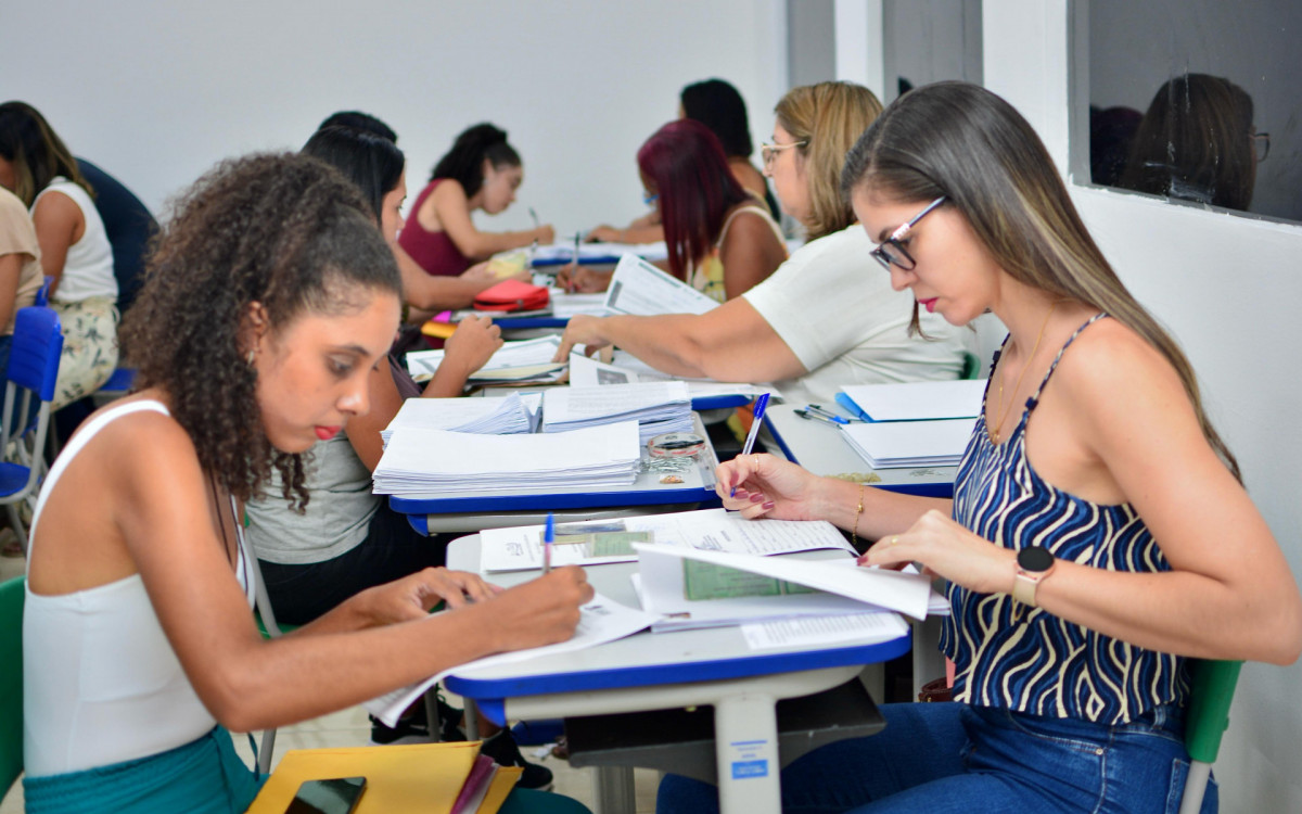 São quase 3.800 candidatos que estão sendo convocados para a assinatura de contrato