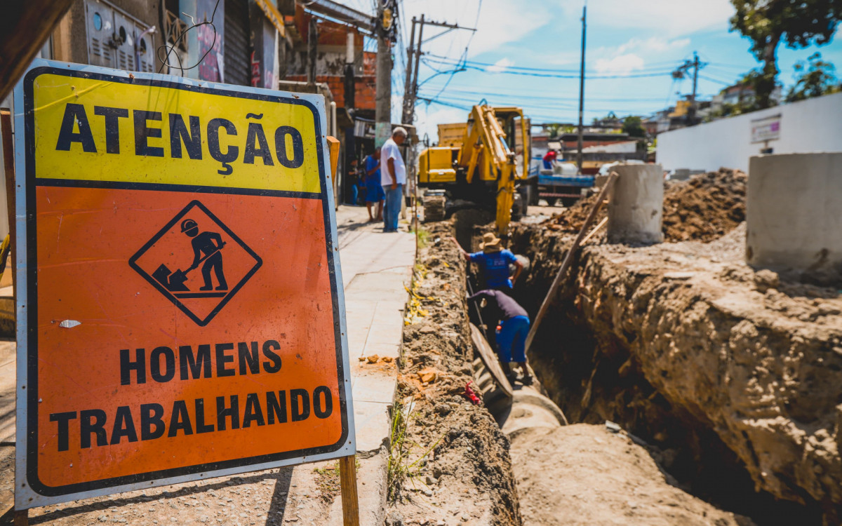 As obras estão atendendo às reivindicações antigas dos moradores que sofreram durante anos com alagamentos