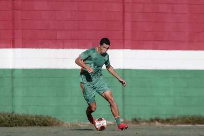 Atlético-MG tem interesse que Fluminense envolva Serna em negociação por volante