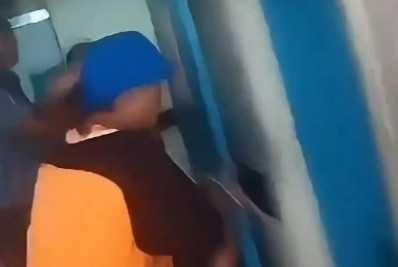 Vídeo: Segurança se envolve em confusão com paciente no Hospital Souza Aguiar