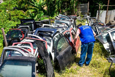 Força-tarefa interdita três ferros-velhos irregulares em Petrópolis