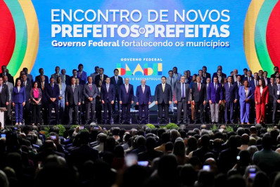 Lula defende parceria entre governo federal e prefeituras e rechaça questão ideológica