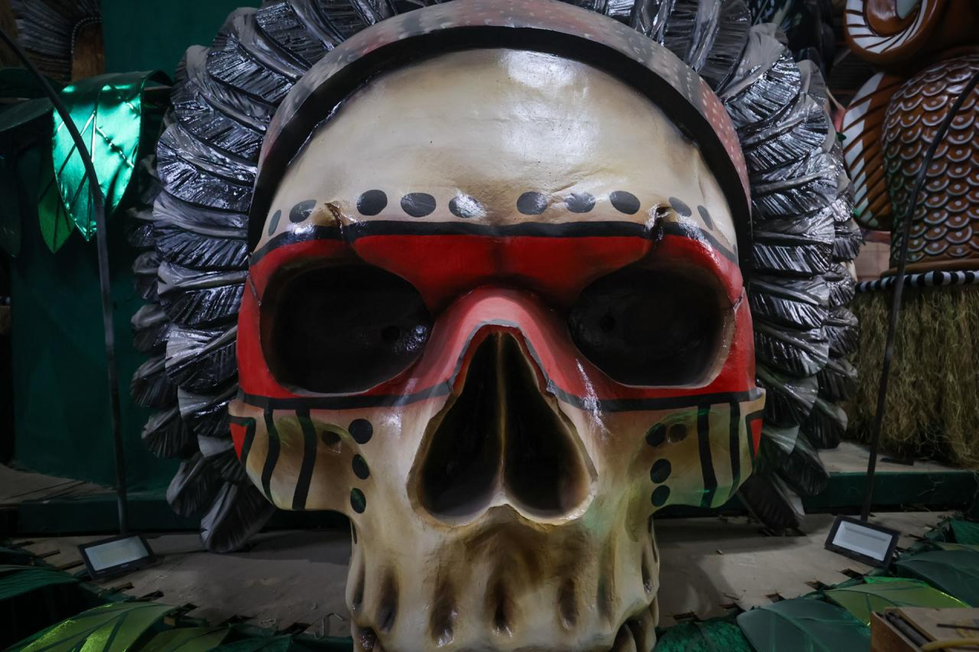 Paraíso do Tuiuti passará pela Avenida com cinco alegorais, três tripés e 28 alas - Renan Areias/Agência O Dia