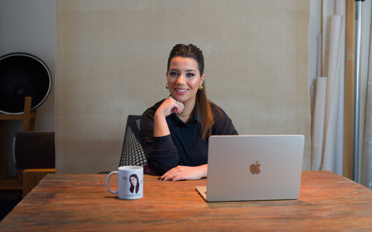 Freitas comenta que, diferente da renda fixa, a Bolsa de Valores tende a sofrer no curto prazo com a alta da Selic