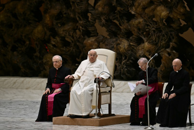 Papa Francisco continua com bronquite e pede para assessor ler discurso
