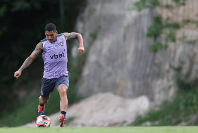 Botafogo terá retorno de Allan, mas não contará com reforços para clássico