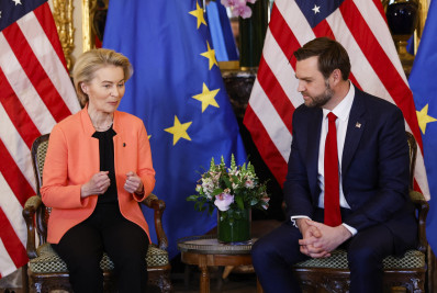 UE e Canadá prometem resposta às tarifas de Trump sobre aço e alumínio