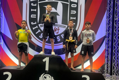 Destaque da White House Jiu-Jitsu School, Lorenzo Moraes celebra títulos em parceria com Pietro