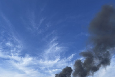 Incêndio atinge galpão no Bairro do Limão em SP