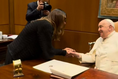 Janja encontra Papa Francisco e agradece orações pela saúde de Lula