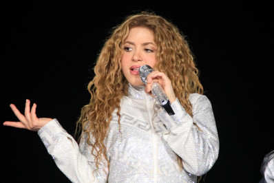 Shakira agradece carinho de fãs após ser hospitalizada