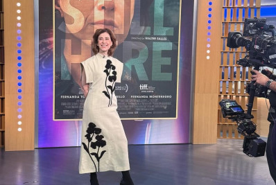 Fernanda Torres concede entrevista para o 'Good Morning America' e exibe bastidores