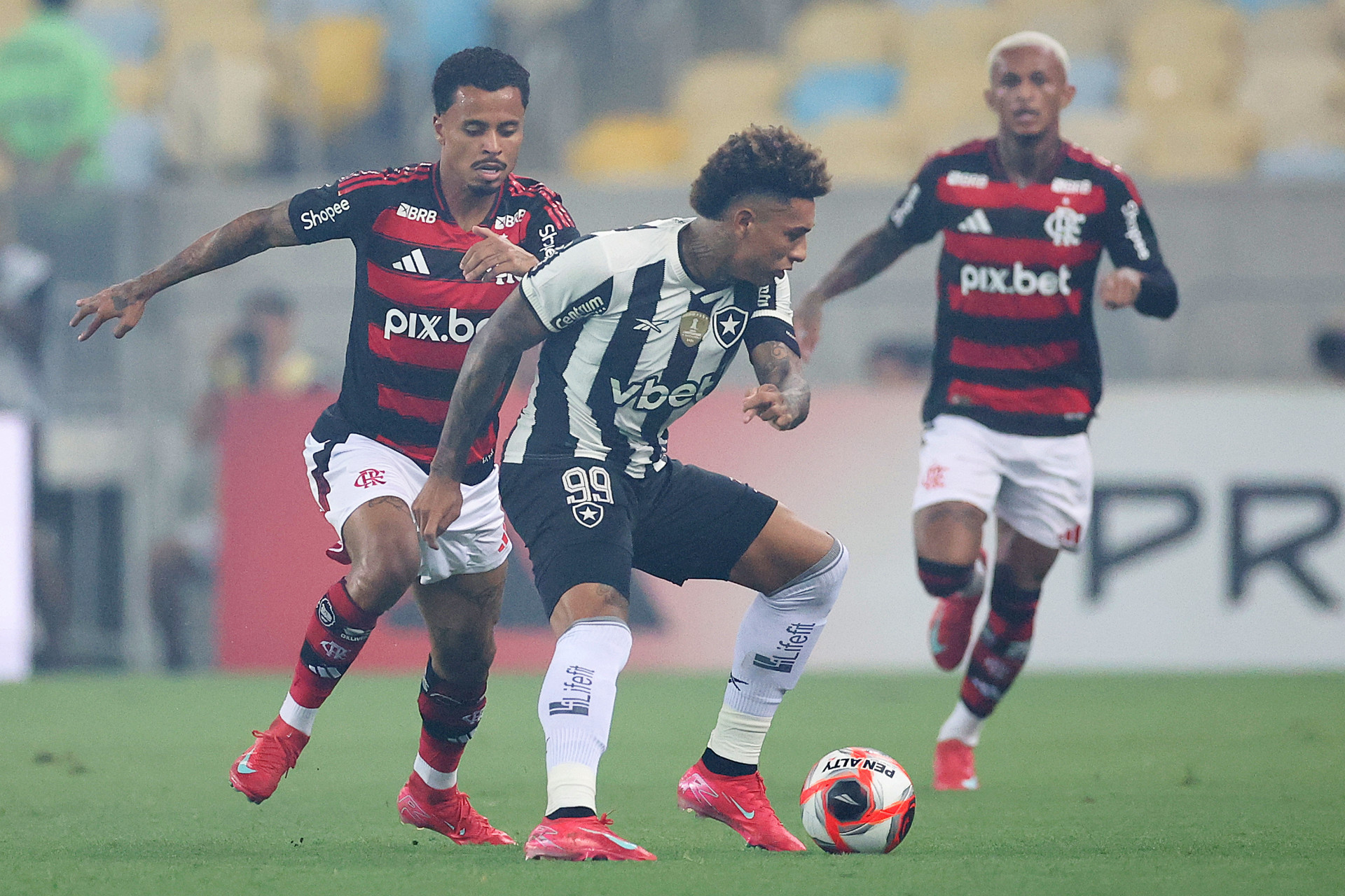 Flamengo x  Botafogo
 - Vitor Silva/Botafogo