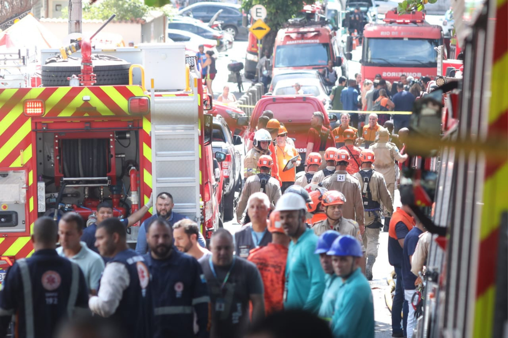 Unidos de Bangu, Império Serrano e Unidos da Ponte não serão julgadas no Carnaval 2025 após incêndio em fábrica  - Pedro Teixeira/Agência O Dia