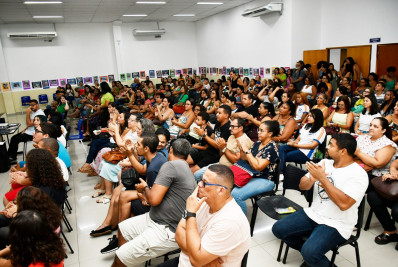 Nova Iguaçu homenageou alunos aprovados em universidades e escolas técnicas