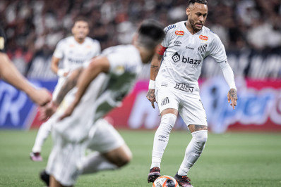 Preço alto e feita de garrafas: como é a bola do Paulistão criticada por Neymar