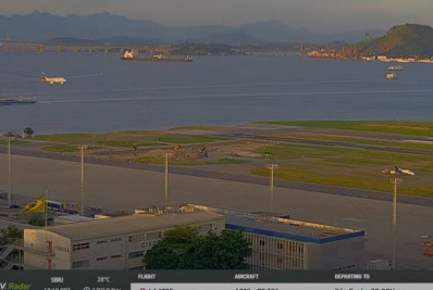 Avião da Latam arremete durante pouso no Santos Dumont por causa de embarcação