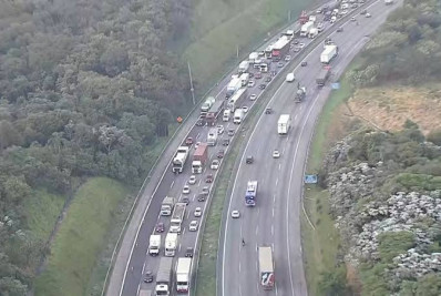 Acidente com carreta mata uma pessoa em rodovia de SP