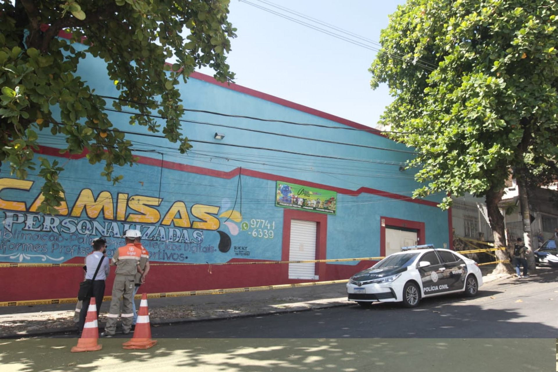 Polícia Civil realiza perícia em fábrica da Maximus Confecções após incêndio que deixou 21 vítimas - Reginaldo Pimenta / Agência O Dia