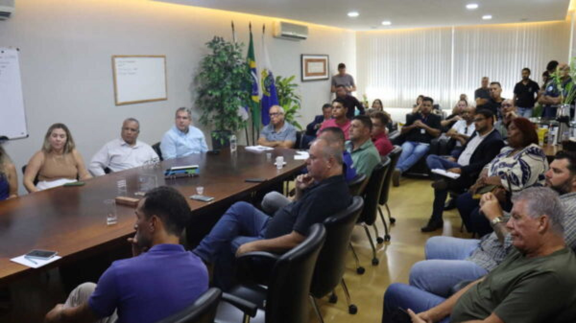 Reuni&atilde;o com representantes dos munic&iacute;pios banhados pela Lagoa de Araruama - Ascom 