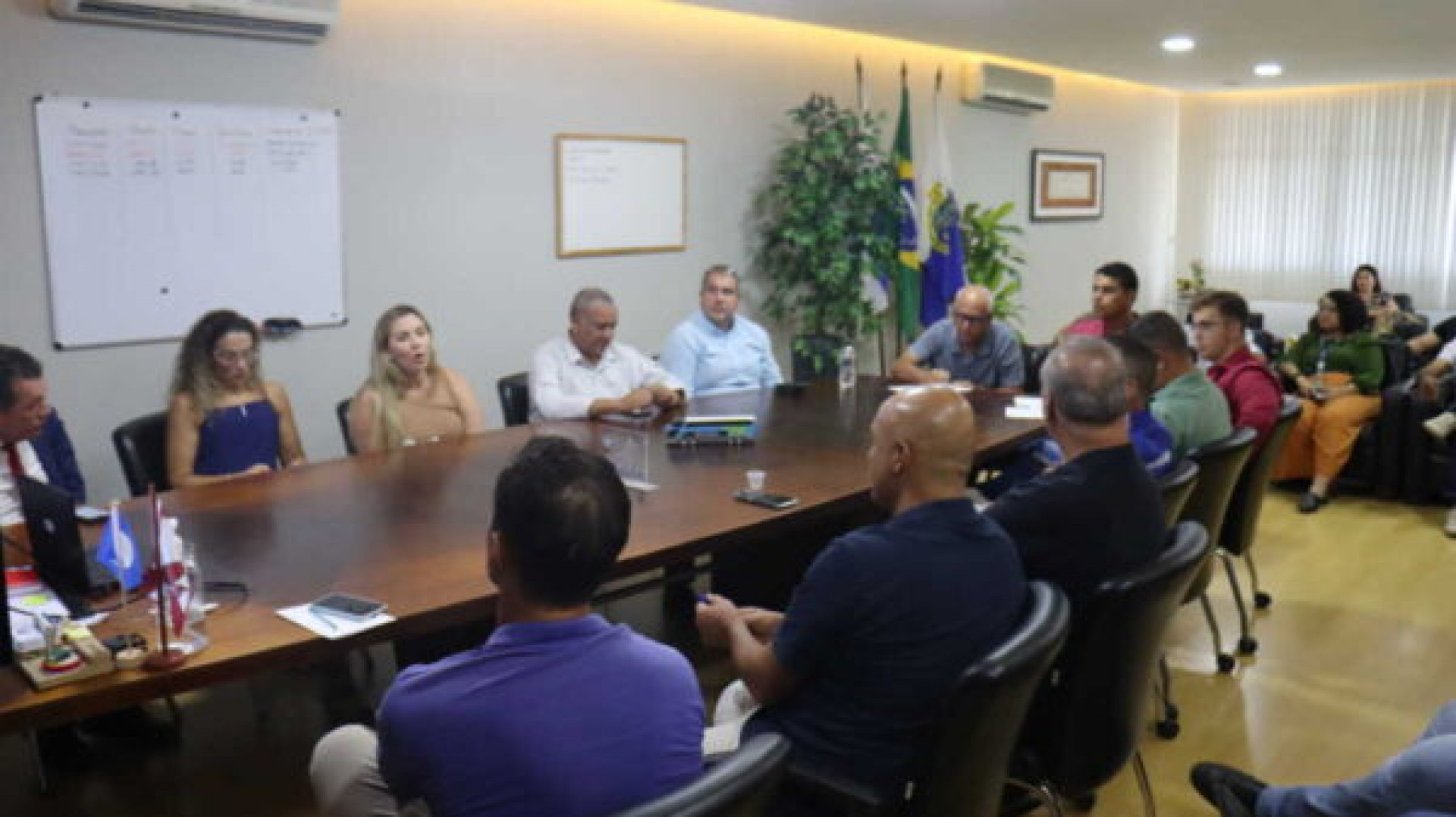 Reuni&atilde;o com representantes dos munic&iacute;pios banhados pela Lagoa de Araruama - Ascom 