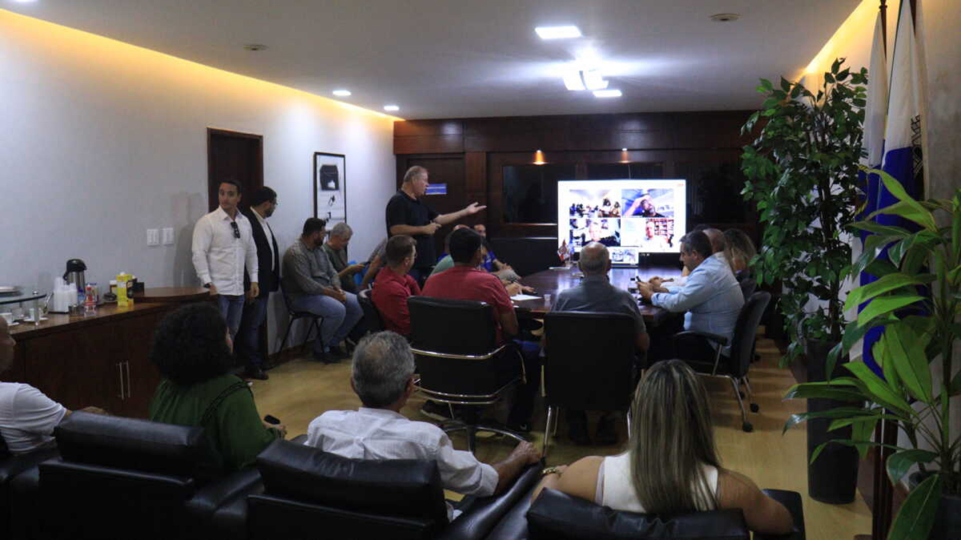 Reuni&atilde;o com representantes dos munic&iacute;pios banhados pela Lagoa de Araruama - Ascom 