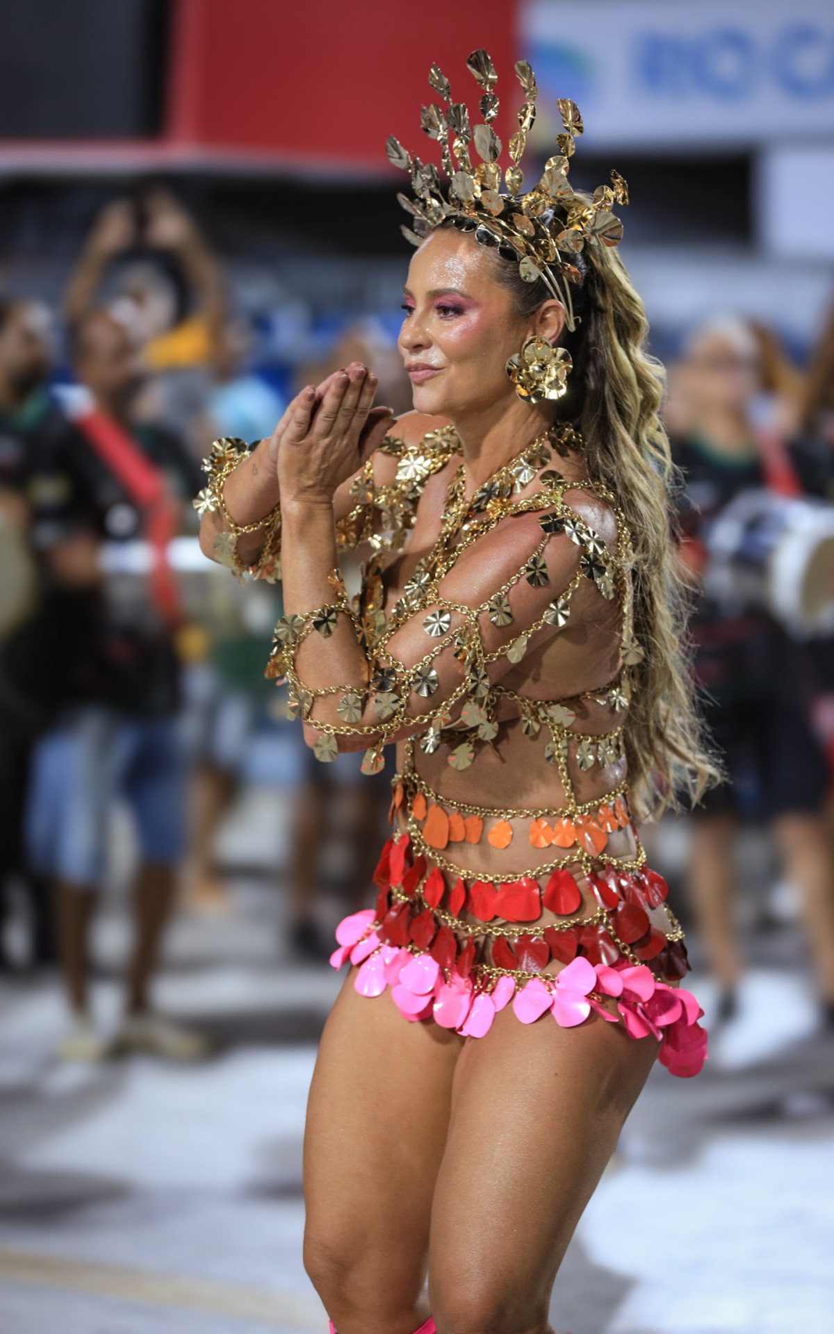 Paolla Oliveira brilha em ensaio da Grande Rio