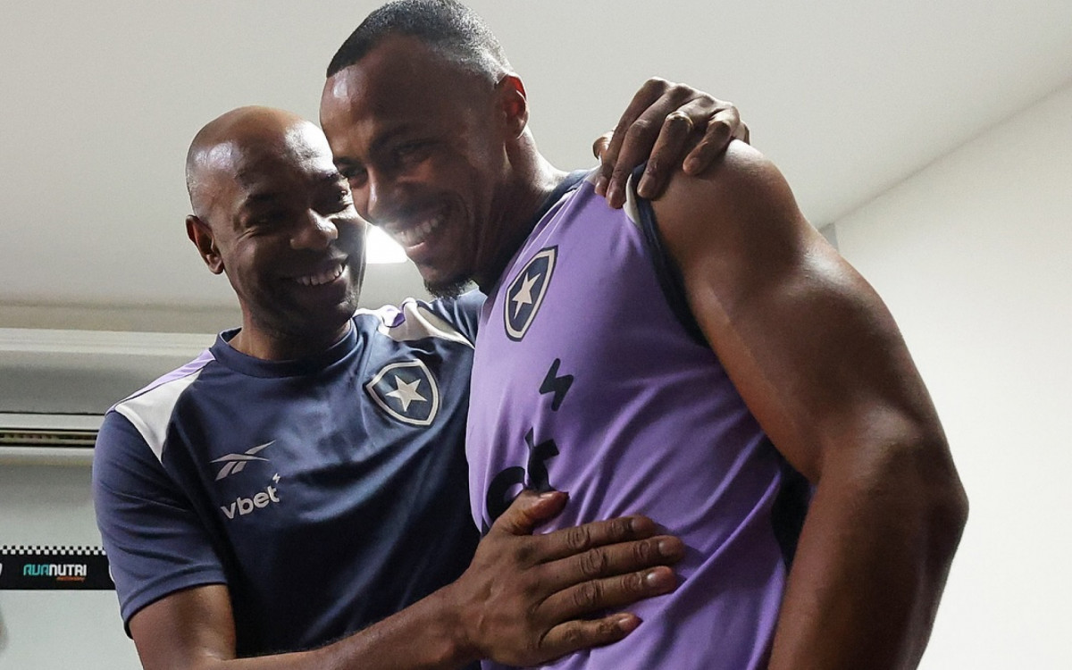 Cl&aacute;udio Ca&ccedil;apa reencontra Marlon Freitas