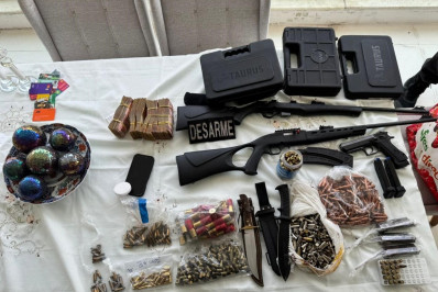 Operação contra tráfico de armas termina com homem preso em flagrante no Recreio