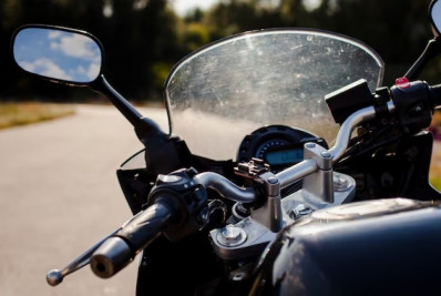 Vendas de motos crescem 7,3% em abril em comparação com mesmo mês de 2024, aponta Fenabrave