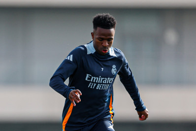 Assédio saudita motiva Vini Jr a pedir aumento ao Real, afirma jornal espanhol