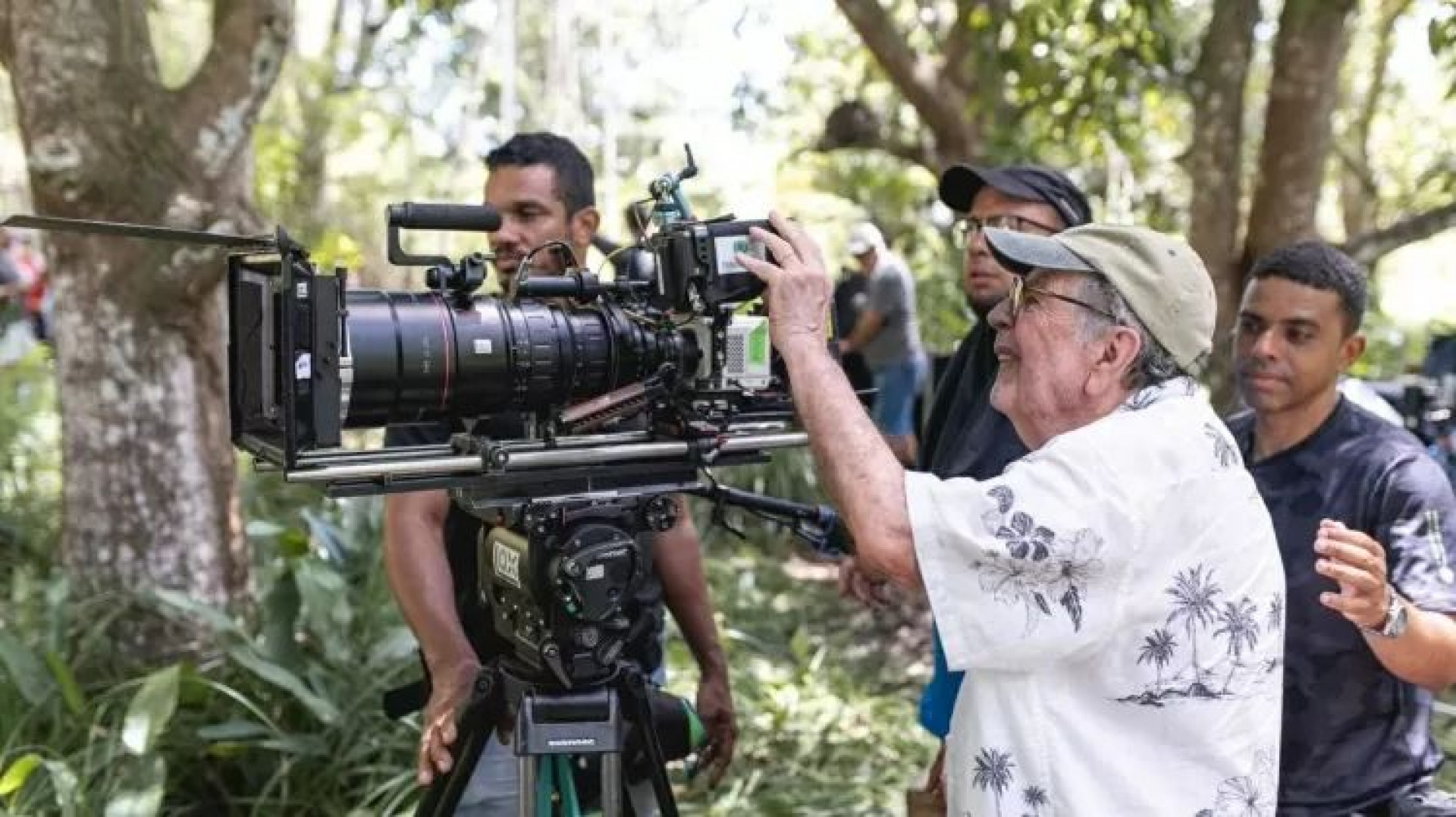 Diegues durante as grava&ccedil;&otilde;es de 'Deus Ainda &Eacute; Brasileiro', em Alagoas - Gabriel Moreira / Divulga&ccedil;&atilde;o