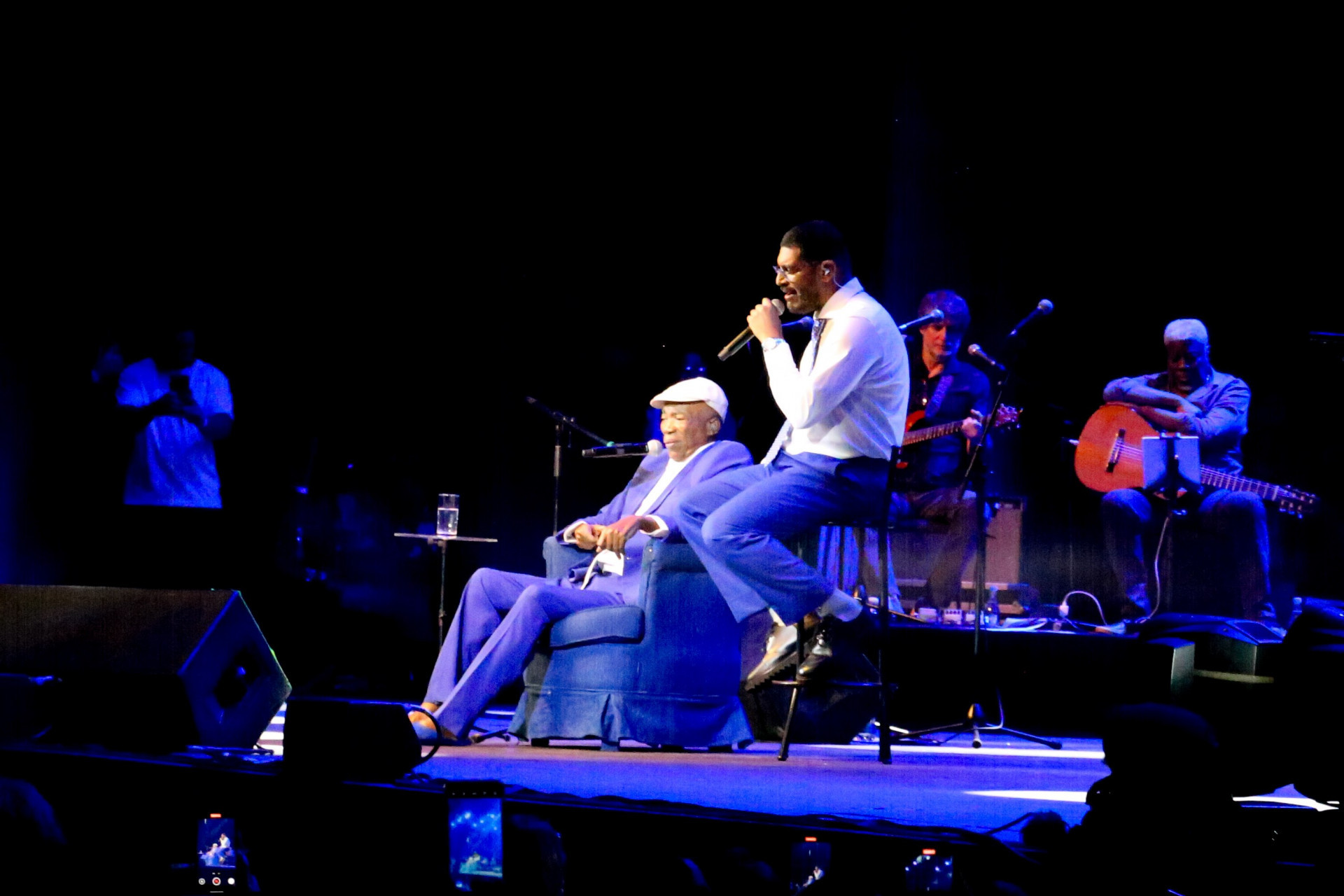 Milton Nascimento canta com Criolo - Julio Cesar | Agnews