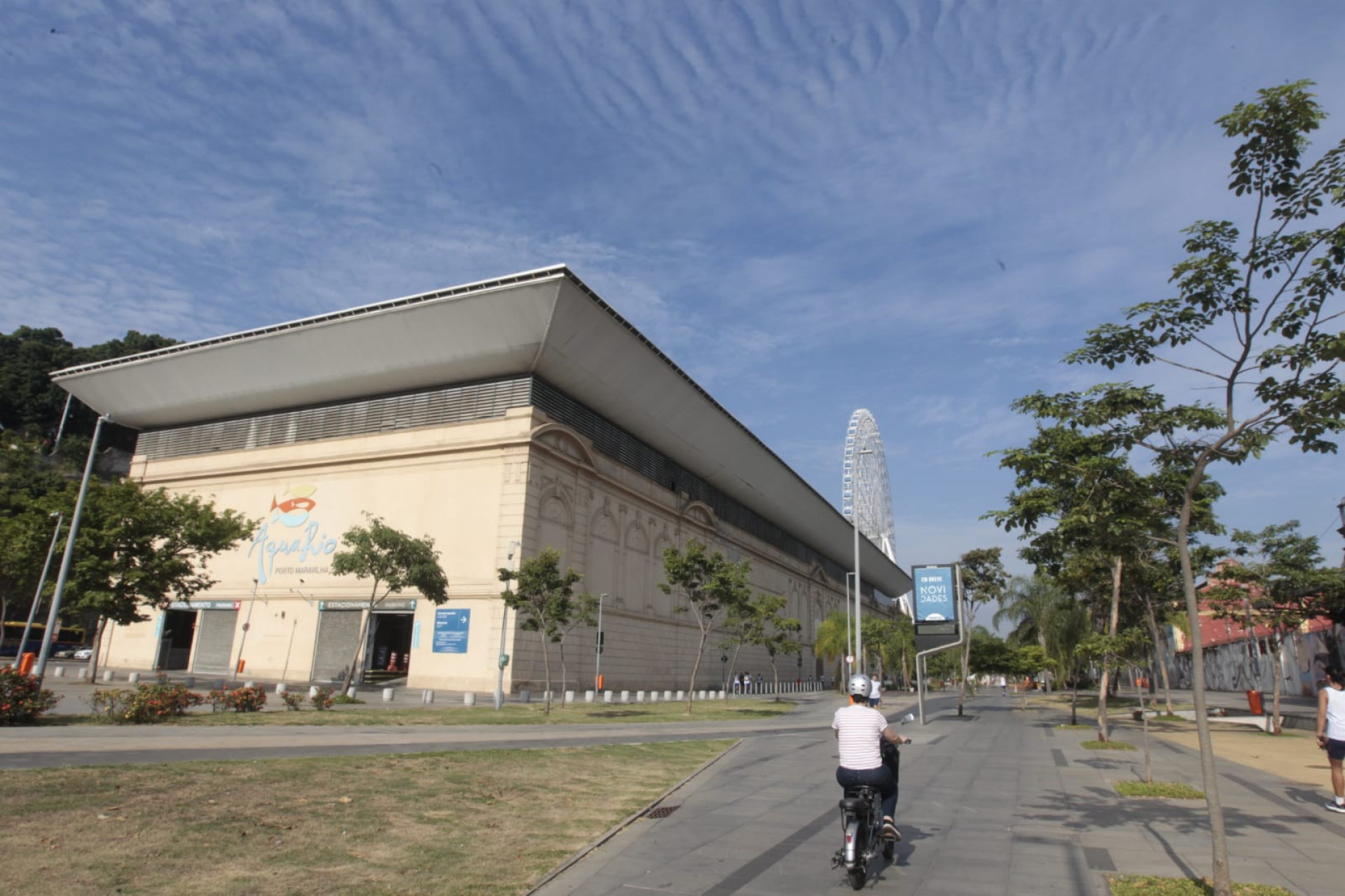 Movimentação na Orla Pref. Luiz Paulo Conde nesta sexta (14) - Reginaldo Pimenta/Agência O Dia